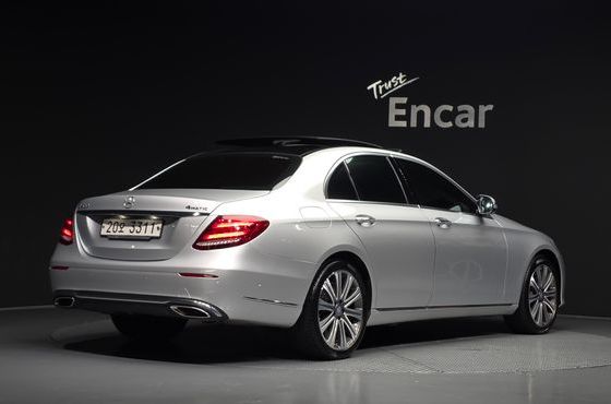 Mercedes-Benz E-Class E400 4MATIC Exclusive — пробег 94 560 км — фото 2 из 5