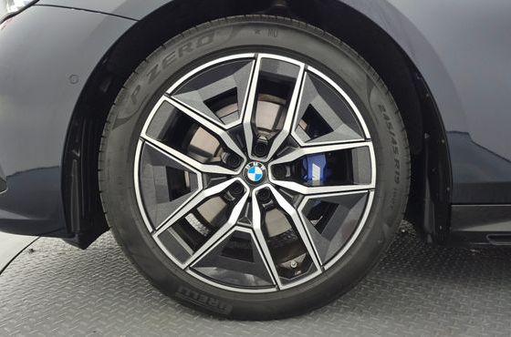 BMW 5-Series 520i M Sport — пробег 8 111 км — фото 5 из 5