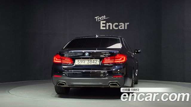 BMW 5-Series 530i xDrive M Sport Package Plus — пробег 139 848 км — фото 4 из 5