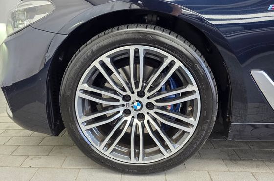 BMW 5-Series 530i xDrive M Sport Package Plus — пробег 139 848 км — фото 5 из 5