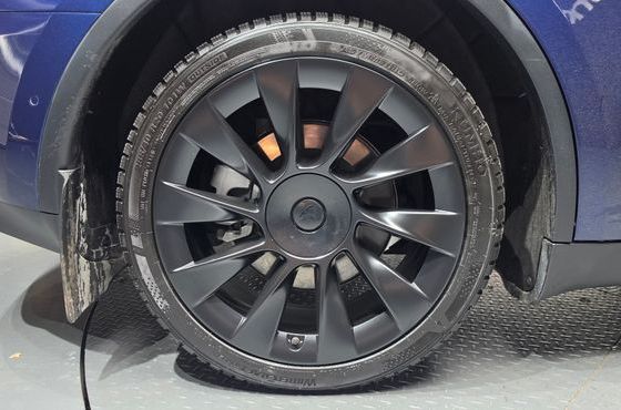 Tesla Model Y Long Range AWD — пробег 43 096 км — фото 5 из 5