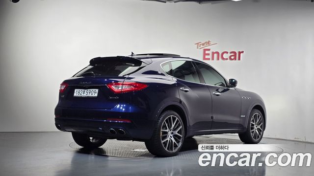 Maserati Levante 3.0 S AWD GranSport — пробег 105 502 км — фото 2 из 5