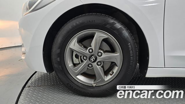 Hyundai AVANTE 1.6 GDI Smart — пробег 82 446 км — фото 5 из 5