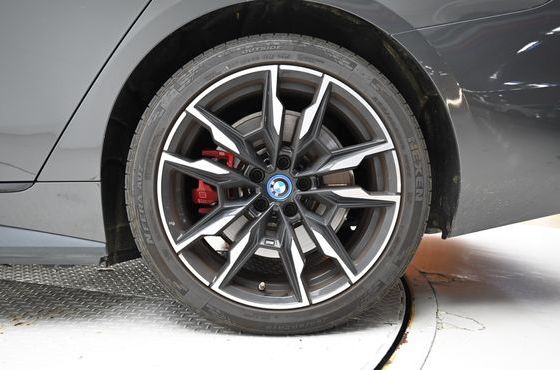 BMW i4 M50 Pro — пробег 55 853 км — фото 5 из 5