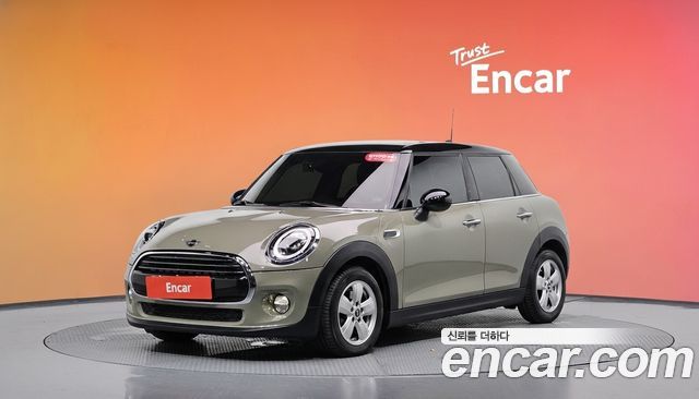 Mini Cooper 5Door Standard 3rd — пробег 84 803 км — фото 1 из 5