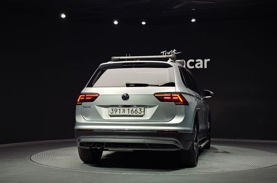 Volkswagen Tiguan 2.0 TDI Prestige — пробег 95 318 км — фото 4 из 5