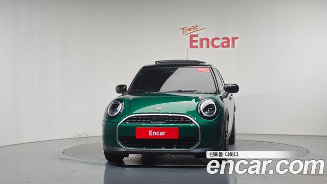 Mini Cooper 5 Door Favoured — пробег 9 741 км — фото 3 из 5