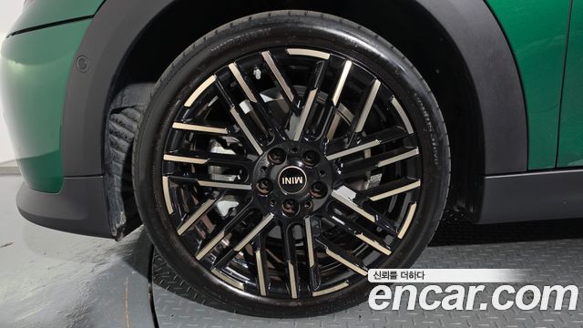 Mini Cooper 5 Door Favoured — пробег 9 741 км — фото 5 из 5