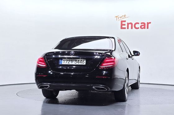 Mercedes-Benz E-Class E300 Avantgarde — пробег 64 562 км — фото 4 из 5
