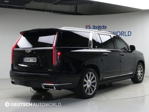Cadillac Escalade 6.2 ESV ESV Premium Luxury Platinum — пробег 86 000 км — фото 2 из 5