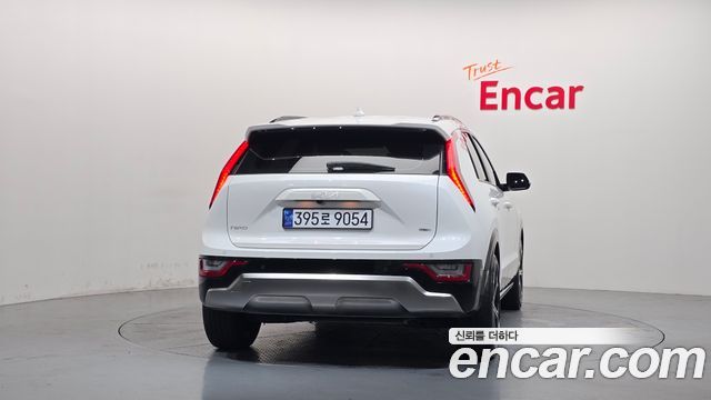 Kia Niro Signature — пробег 61 869 км — фото 4 из 5