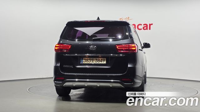 Kia Carnival 9-Seater Noblesse — пробег 107 997 км — фото 4 из 5