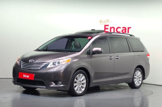 Toyota Sienna 3.5 AWD — пробег 153 157 км — фото 1 из 5