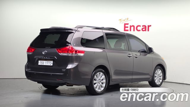 Toyota Sienna 3.5 AWD — пробег 153 157 км — фото 2 из 5