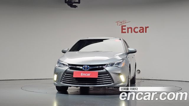 Toyota Camry Hybrid XLE — пробег 185 101 км — фото 3 из 5