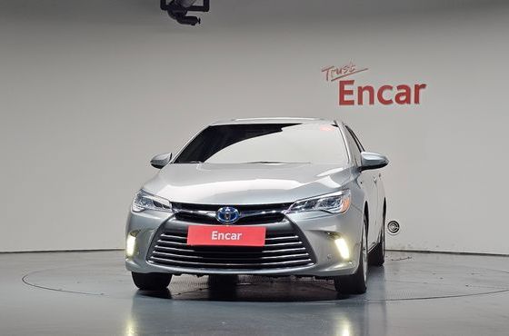 Toyota Camry Hybrid XLE — пробег 185 101 км — фото 3 из 5