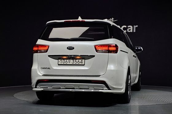 Kia Carnival 9-seater Prestige — пробег 100 320 км — фото 4 из 5