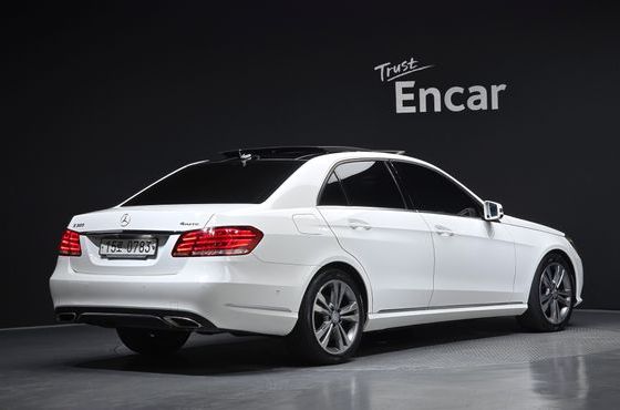 Mercedes-Benz E-Class E300 4MATIC Avantgarde — пробег 91 564 км — фото 2 из 5