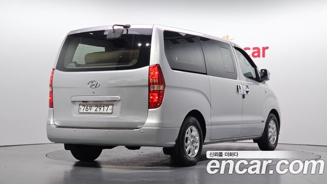 Hyundai Starex 12-Seater Wagon CVX Deluxe — пробег 97 956 км — фото 2 из 5