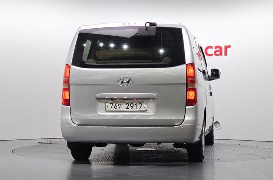 Hyundai Starex 12-Seater Wagon CVX Deluxe — пробег 97 956 км — фото 4 из 5