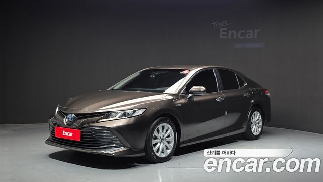 Toyota Camry 2.5 LE Hybrid — пробег 123 914 км — фото 1 из 5