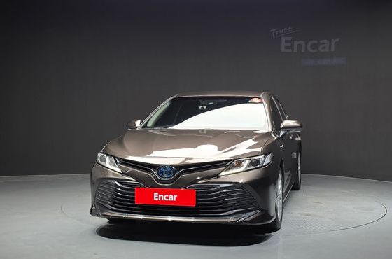 Toyota Camry 2.5 LE Hybrid — пробег 123 914 км — фото 3 из 5