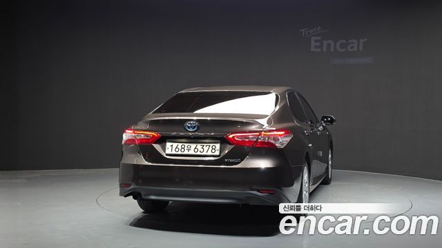 Toyota Camry 2.5 LE Hybrid — пробег 123 914 км — фото 4 из 5