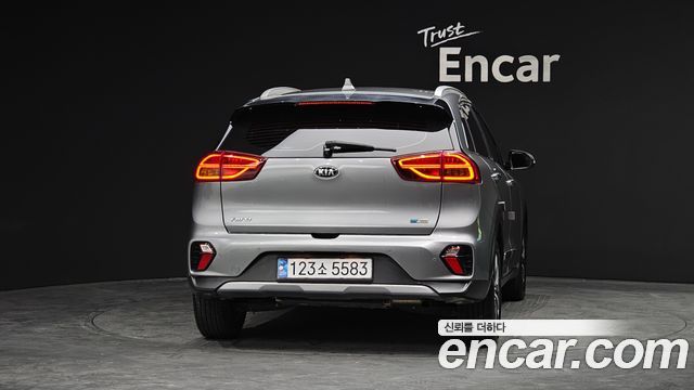 Kia Niro 1.6 HEV Prestige — пробег 127 190 км — фото 4 из 5