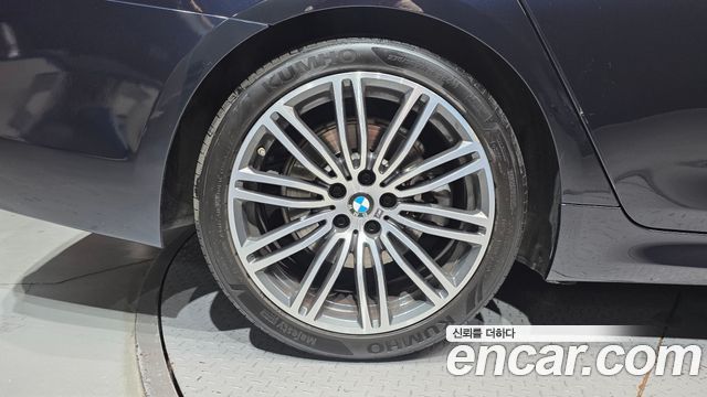 BMW 5-Series 520d M Sport Package Plus — пробег 118 214 км — фото 5 из 5
