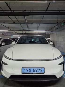 Tesla Model Y Long Range AWD — пробег 5 781 км — фото 1 из 5