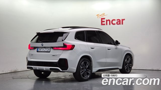 BMW X1 xDrive 20i M Sport — пробег 9 169 км — фото 2 из 5