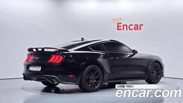 Ford Mustang Coupe — пробег 49 982 км — фото 2 из 5