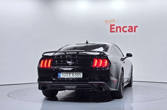 Ford Mustang Coupe — пробег 49 982 км — фото 4 из 5