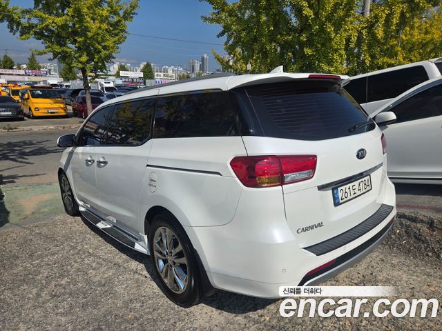 Kia Carnival из Кореи Encar