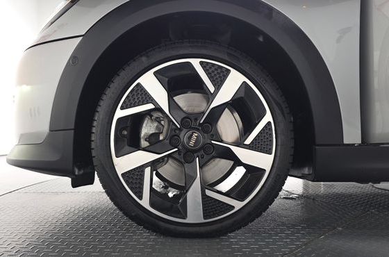 Mini Cooper 5 Door Favoured — пробег 9 568 км — фото 5 из 5