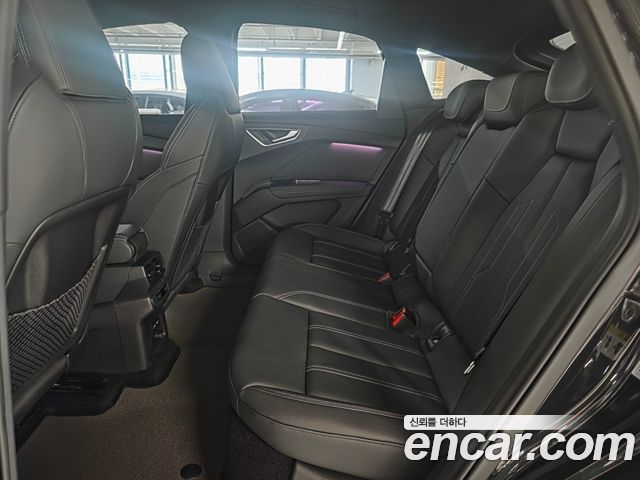 Audi Q4 e-tron 45 Premium Sportback — пробег 7 600 км — фото 5 из 5