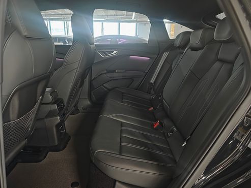 Audi Q4 e-tron 45 Premium Sportback — пробег 7 600 км — фото 5 из 5
