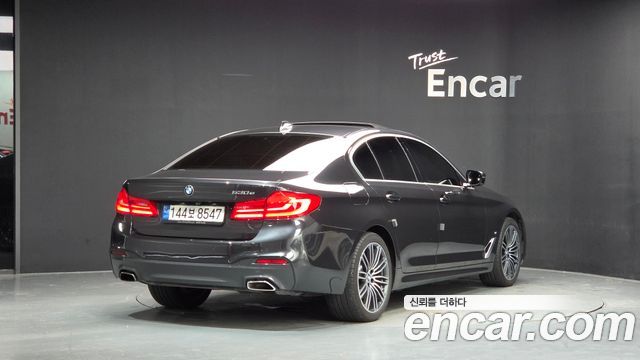 BMW 5-Series 530e M Sport — пробег 81 475 км — фото 2 из 5