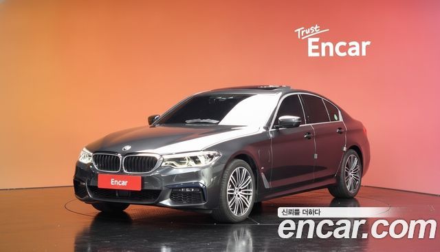 BMW 5-Series 530e M Sport — пробег 81 475 км — фото 1 из 5