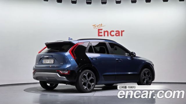 Kia Niro Signature — пробег 18 438 км — фото 2 из 5