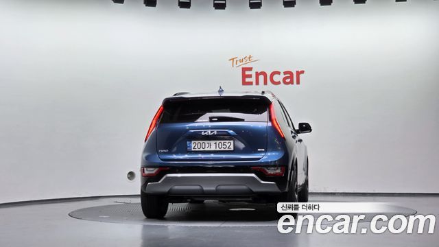 Kia Niro Signature — пробег 18 438 км — фото 4 из 5