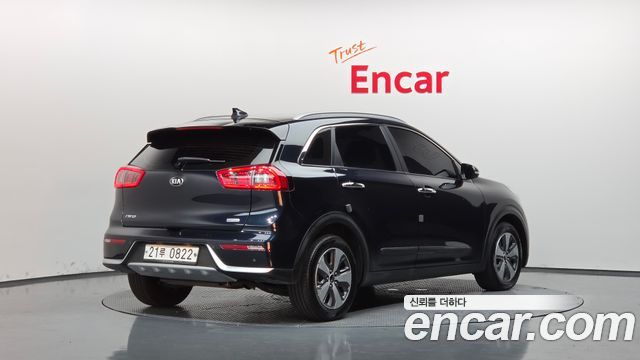 Kia Niro Prestige — пробег 162 262 км — фото 2 из 5