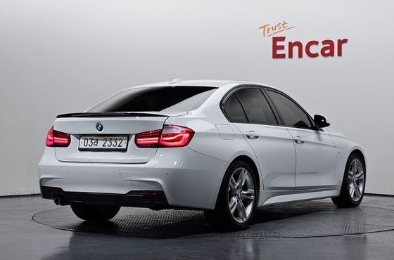 BMW 3-Series 330i M Sport — пробег 61 094 км — фото 2 из 5