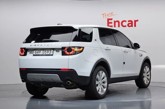 Land Rover Discovery Sport 2.0 TD4 HSE Luxury — пробег 93 304 км — фото 2 из 5