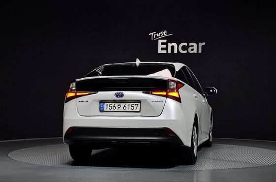 Toyota Prius 1.8 — пробег 43 806 км — фото 4 из 5