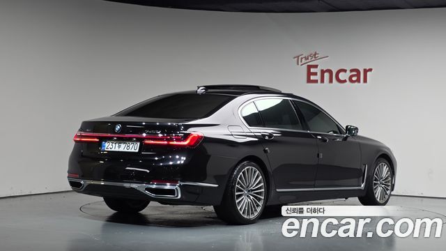 BMW 7-Series 740Li xDrive Design Pure Excellence — пробег 182 400 км — фото 2 из 5