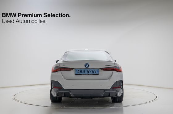 BMW i4 eDrive40 M Sports Pro — пробег 20 300 км — фото 4 из 5