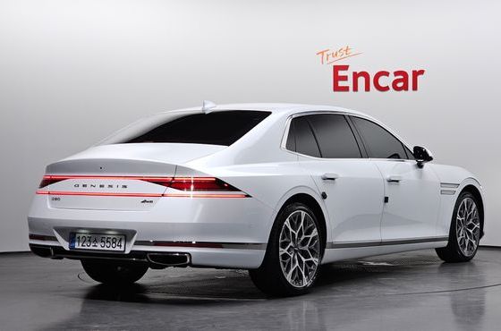 Genesis G90 Gasoline 3.5 Turbo e-S/C AWD — пробег 28 530 км — фото 2 из 5