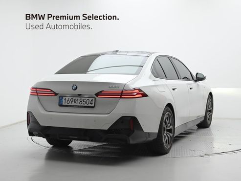BMW 5-Series 520i M Sport — пробег 8 518 км — фото 2 из 5