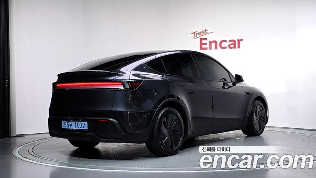 Tesla Model Y RWD — пробег 31 261 км — фото 2 из 5